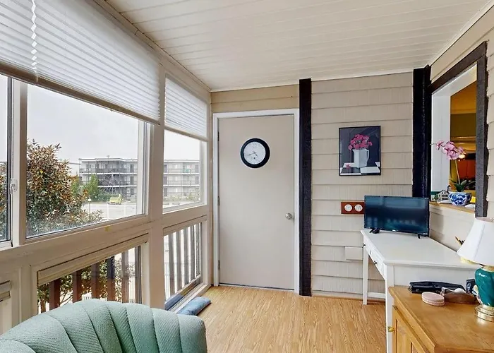 Coastal Comfort In The Heart Of Midtown Ocean Holiday home Ocean City