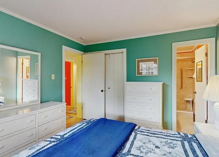 Coastal Comfort In The Heart Of Midtown Ocean