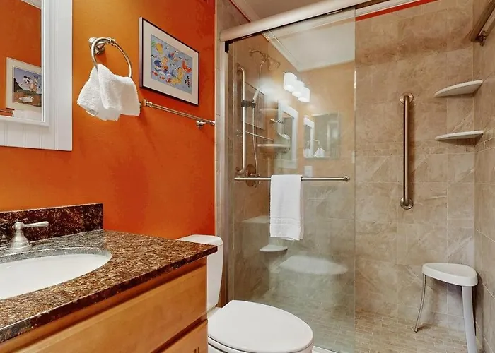 Coastal Comfort In The Heart Of Midtown Ocean *
